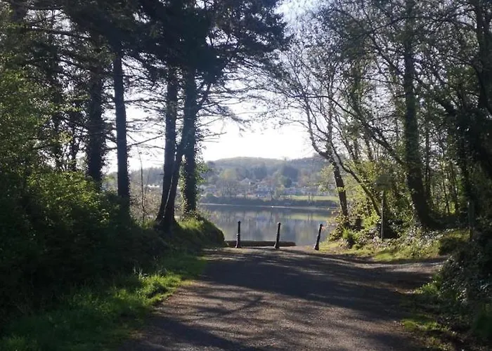 Kate's Place Bedroom Ensuite Close To Apartmán